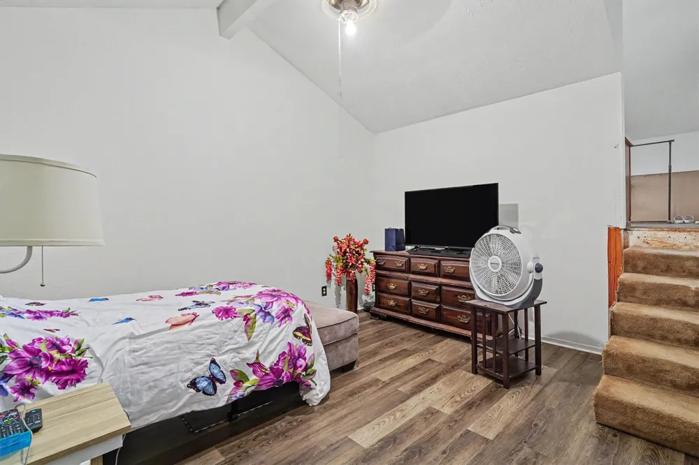 423 S 4th Street La Porte, TX 77571