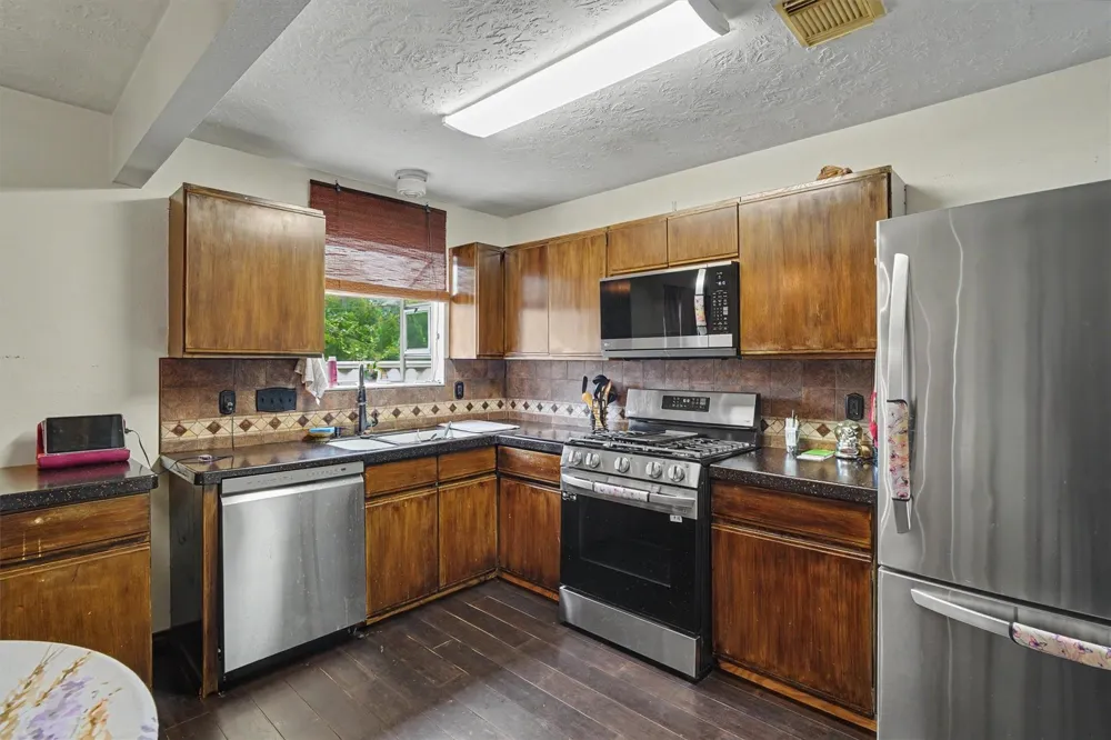 423 S 4th Street La Porte, TX 77571
