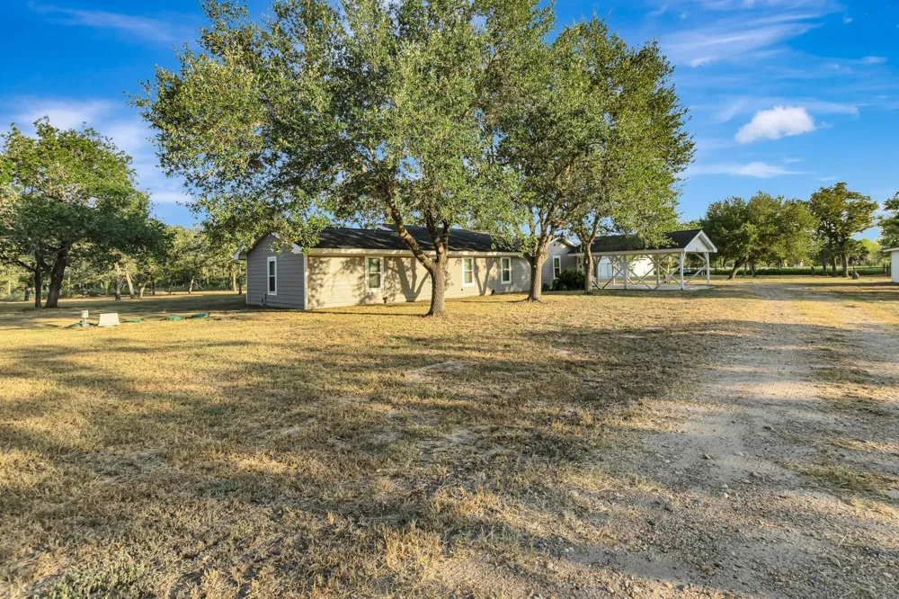 351 Sulphur Estates Road Victoria, TX 77905
