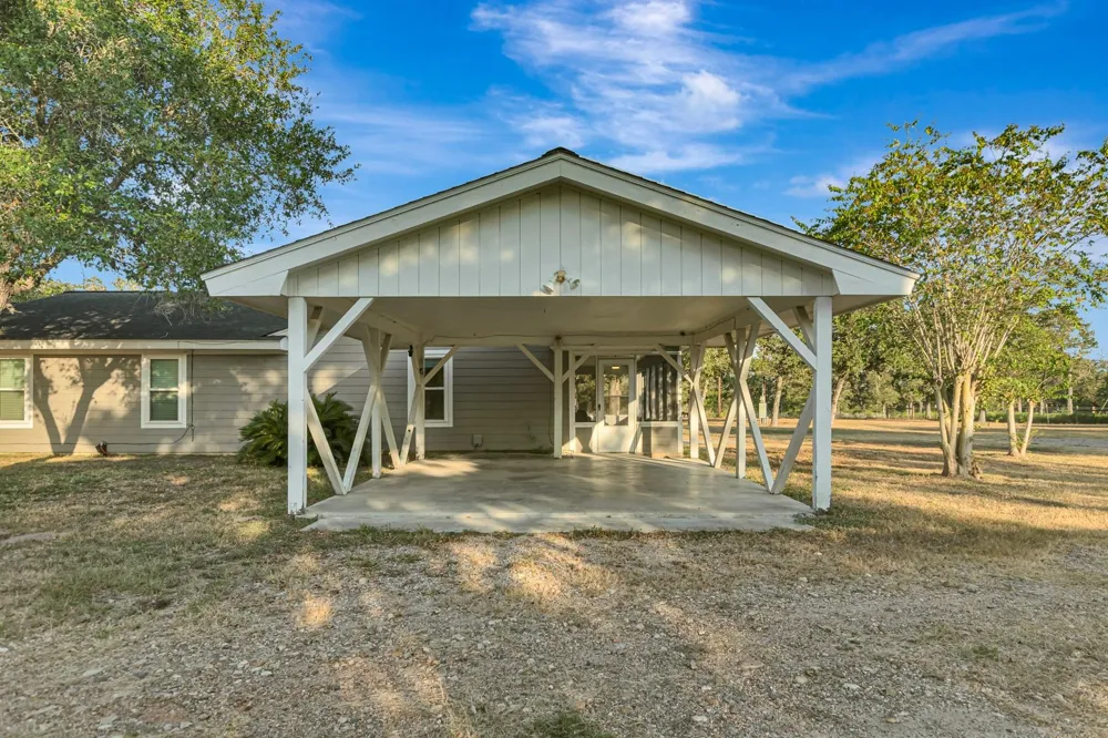 351 Sulphur Estates Road Victoria, TX 77905