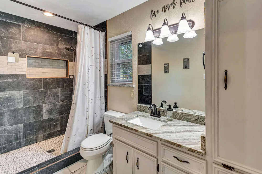 351 Sulphur Estates Road Victoria, TX 77905