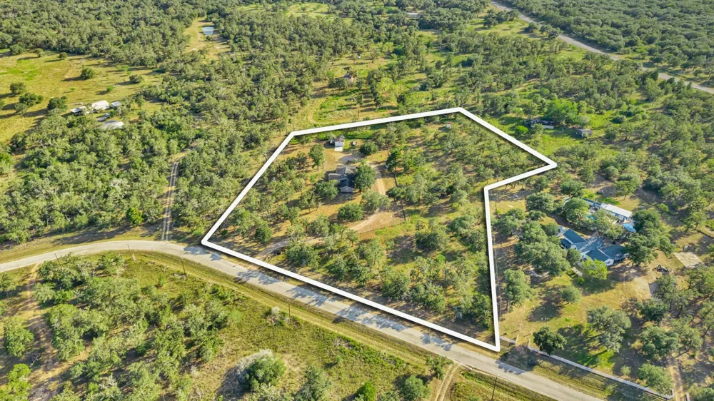 351 Sulphur Estates Road Victoria, TX 77905