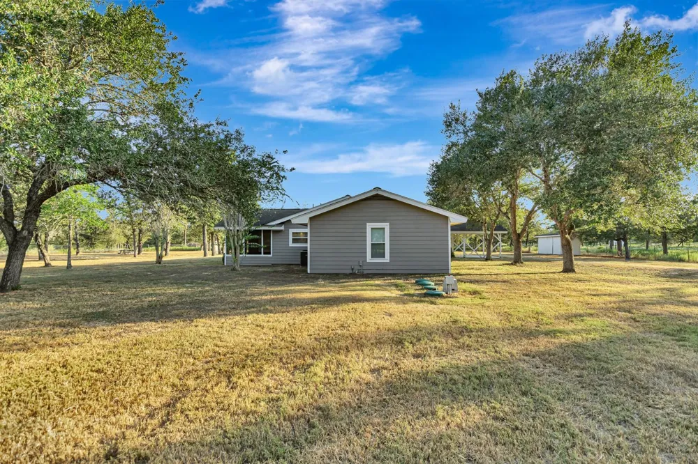 351 Sulphur Estates Road Victoria, TX 77905