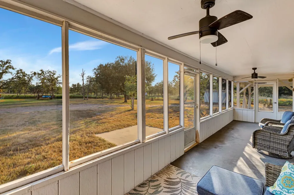 351 Sulphur Estates Road Victoria, TX 77905