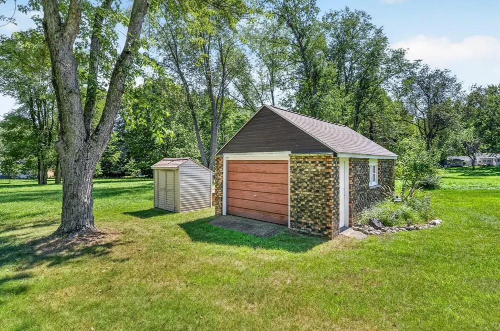 50295 St Joseph Street Paw Paw, MI 49079
