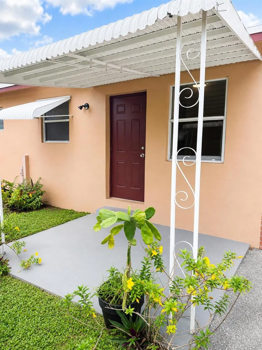 2738 FILLMORE STREET Hollywood, FL 33020