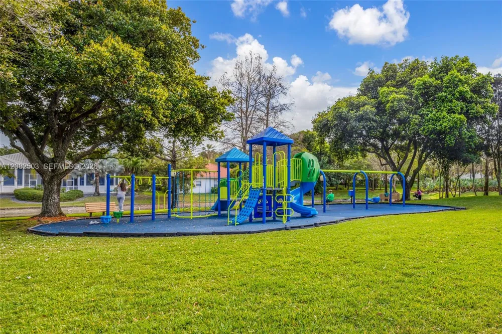 6586 NW 97th Dr Parkland, FL 33076