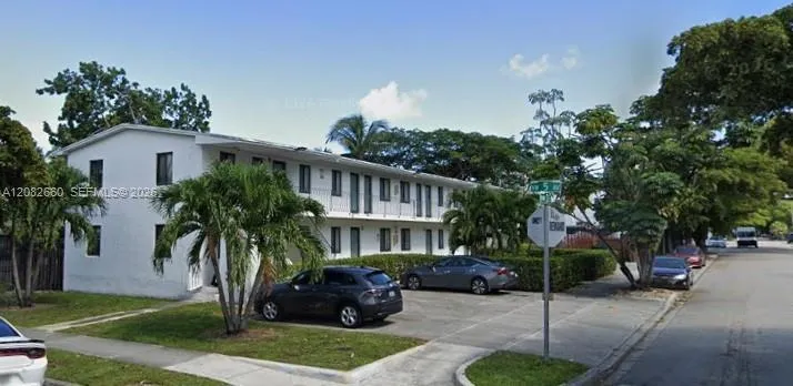 481 NW 30th St #2 Miami, FL 33127
