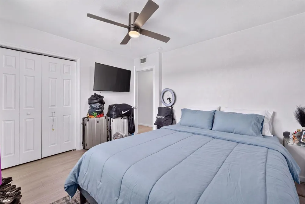 910 NW 17TH AVENUE Fort Lauderdale, FL 33311