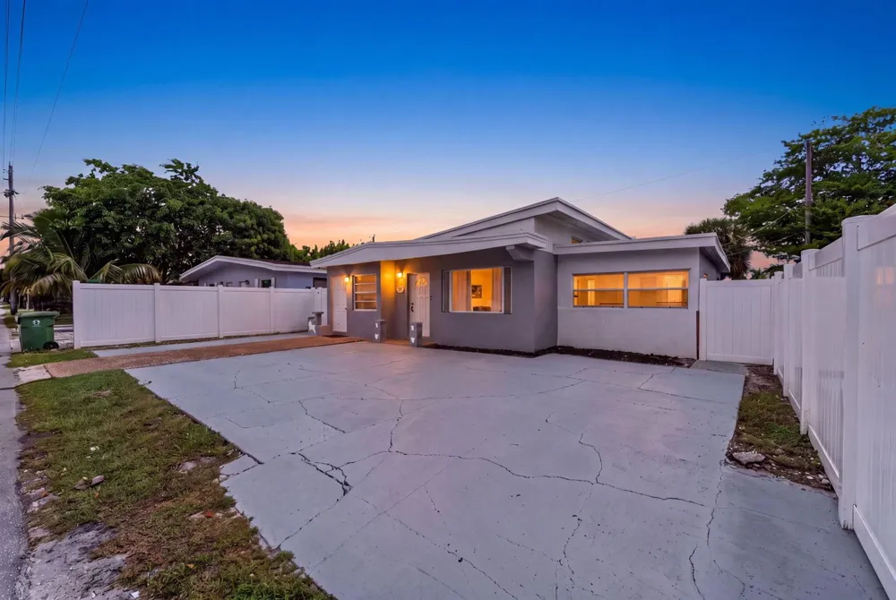 910 NW 17TH AVENUE Fort Lauderdale, FL 33311