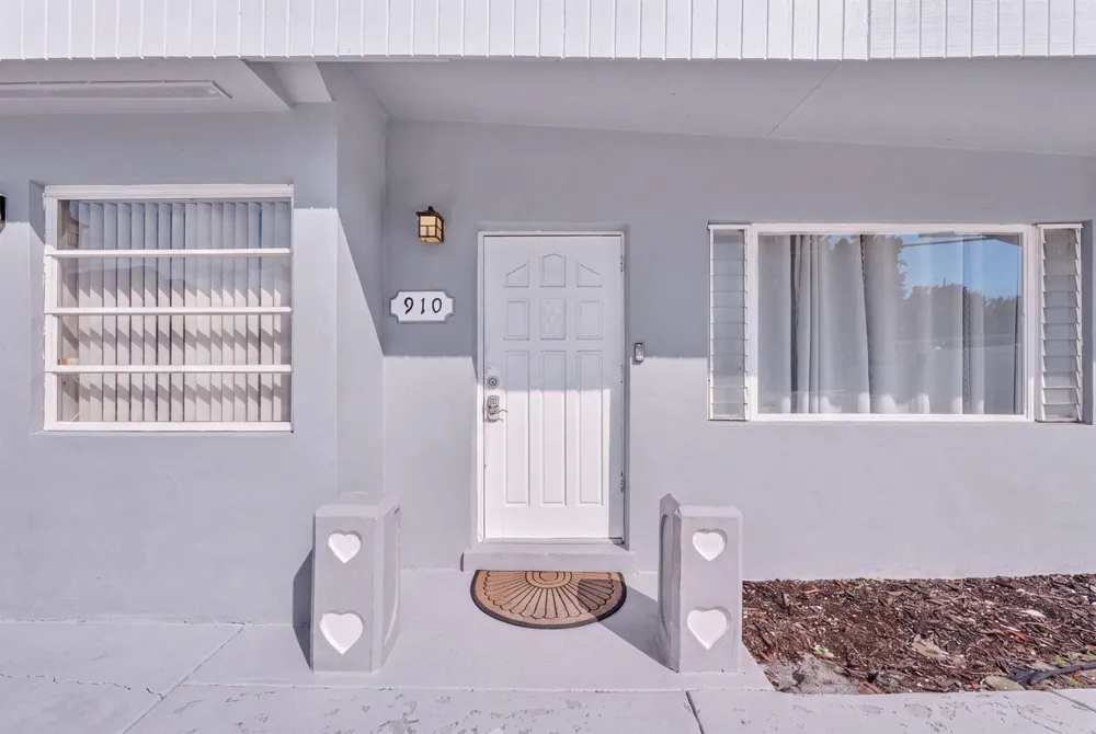 910 NW 17TH AVENUE Fort Lauderdale, FL 33311