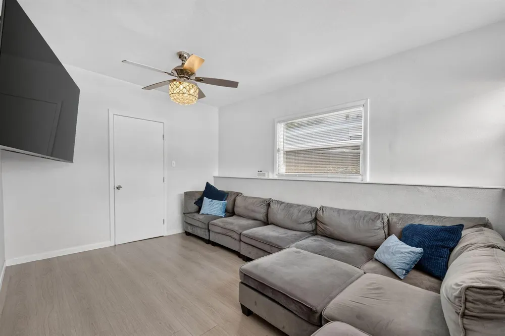 910 NW 17TH AVENUE Fort Lauderdale, FL 33311