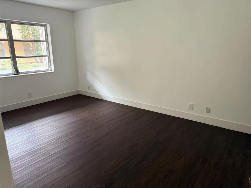 3081 NW 47TH TERRACE #107 Lauderdale Lakes, FL 33313