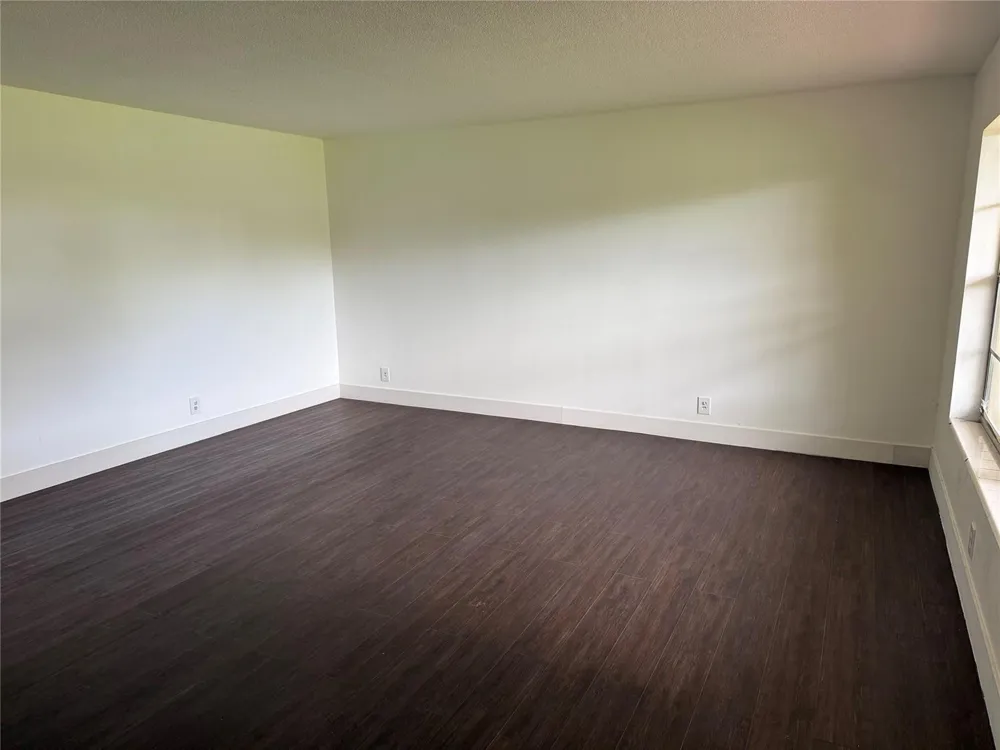 3081 NW 47TH TERRACE #107 Lauderdale Lakes, FL 33313
