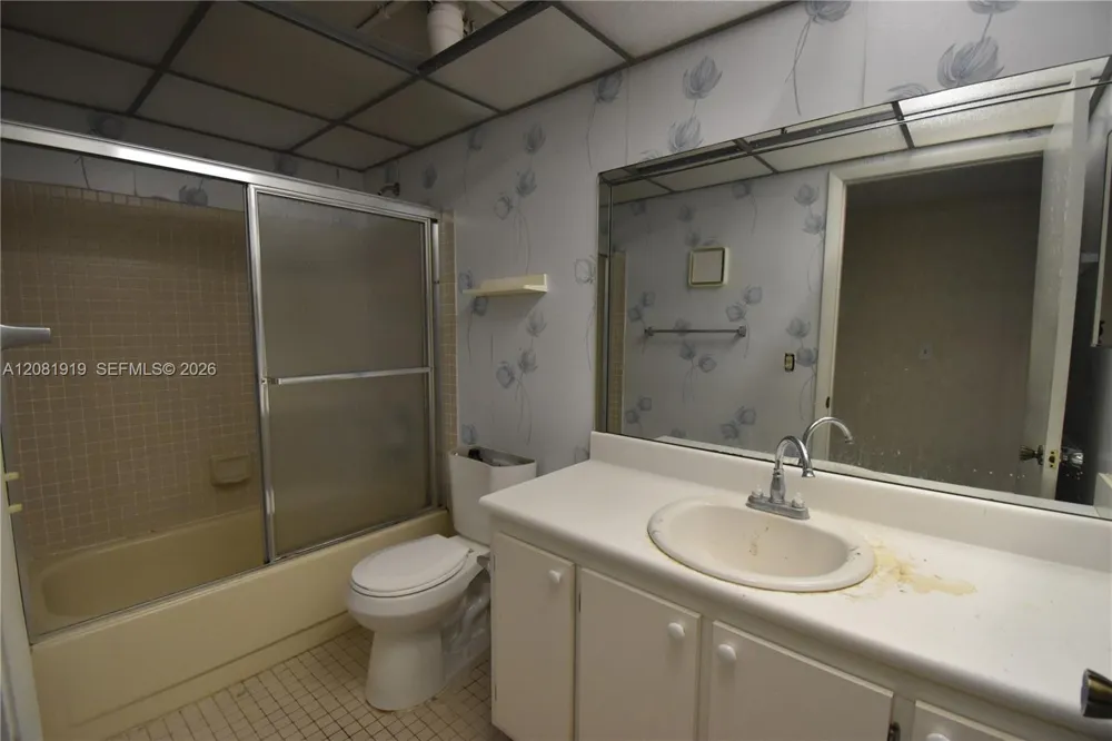 10761 W Clairmont Cir #108 Tamarac, FL 33321