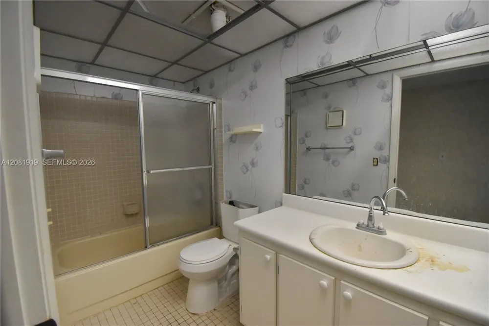 10761 W Clairmont Cir #108 Tamarac, FL 33321