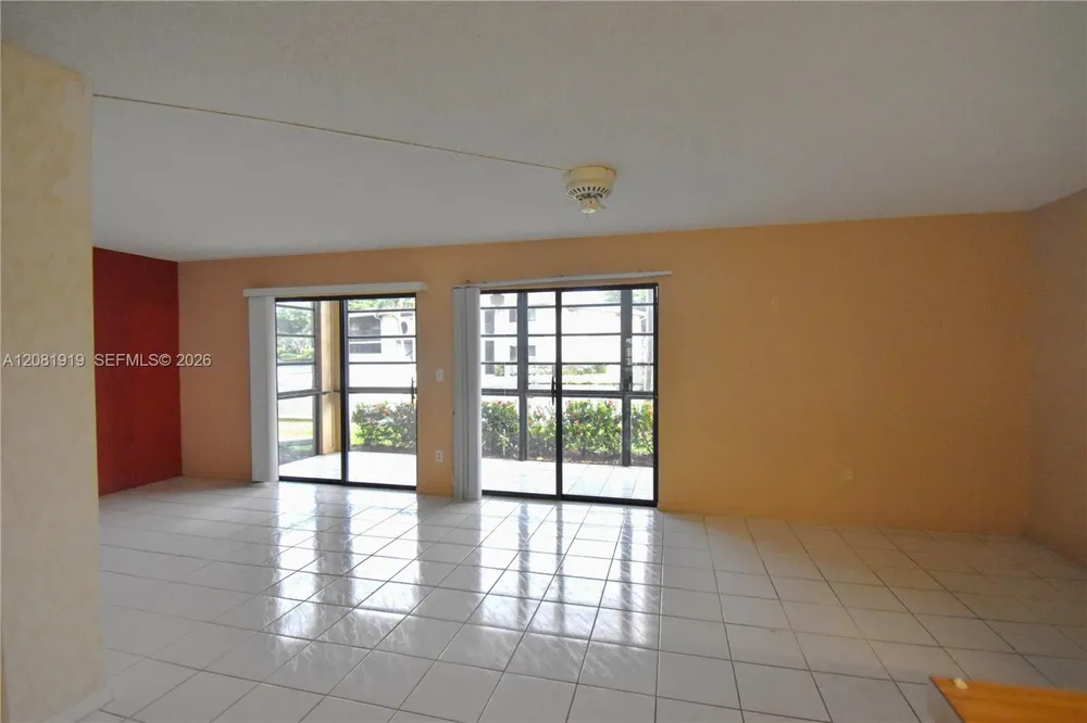 10761 W Clairmont Cir #108 Tamarac, FL 33321