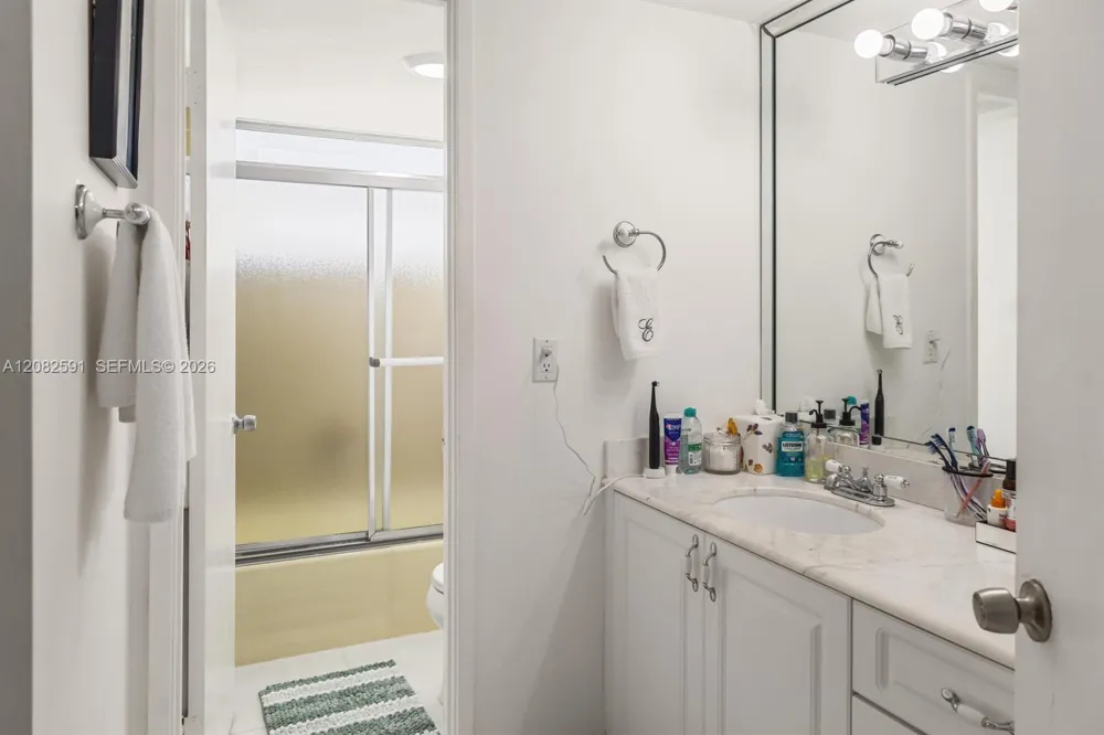 2841 NE 163rd St #402 North Miami Beach, FL 33160