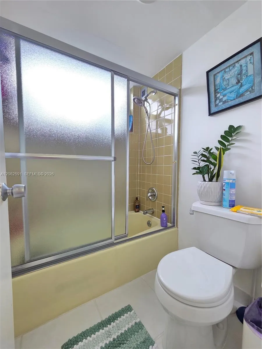 2841 NE 163rd St #402 North Miami Beach, FL 33160