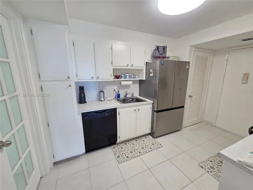 2841 NE 163rd St #402 North Miami Beach, FL 33160