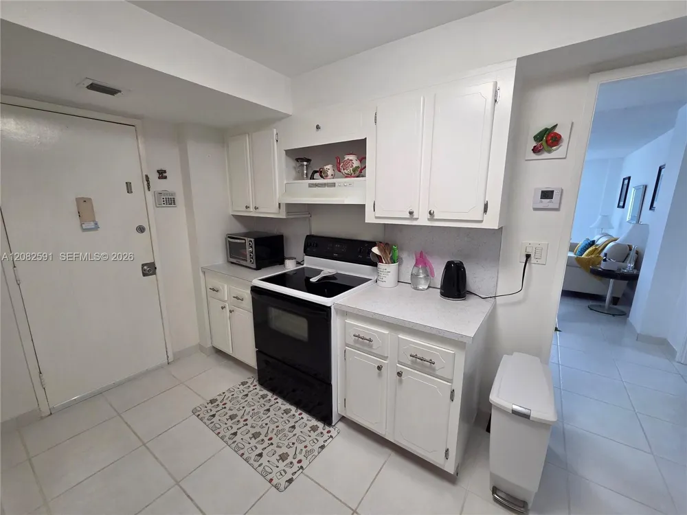2841 NE 163rd St #402 North Miami Beach, FL 33160