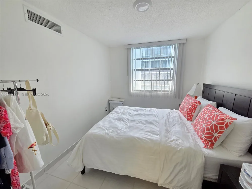 2841 NE 163rd St #402 North Miami Beach, FL 33160