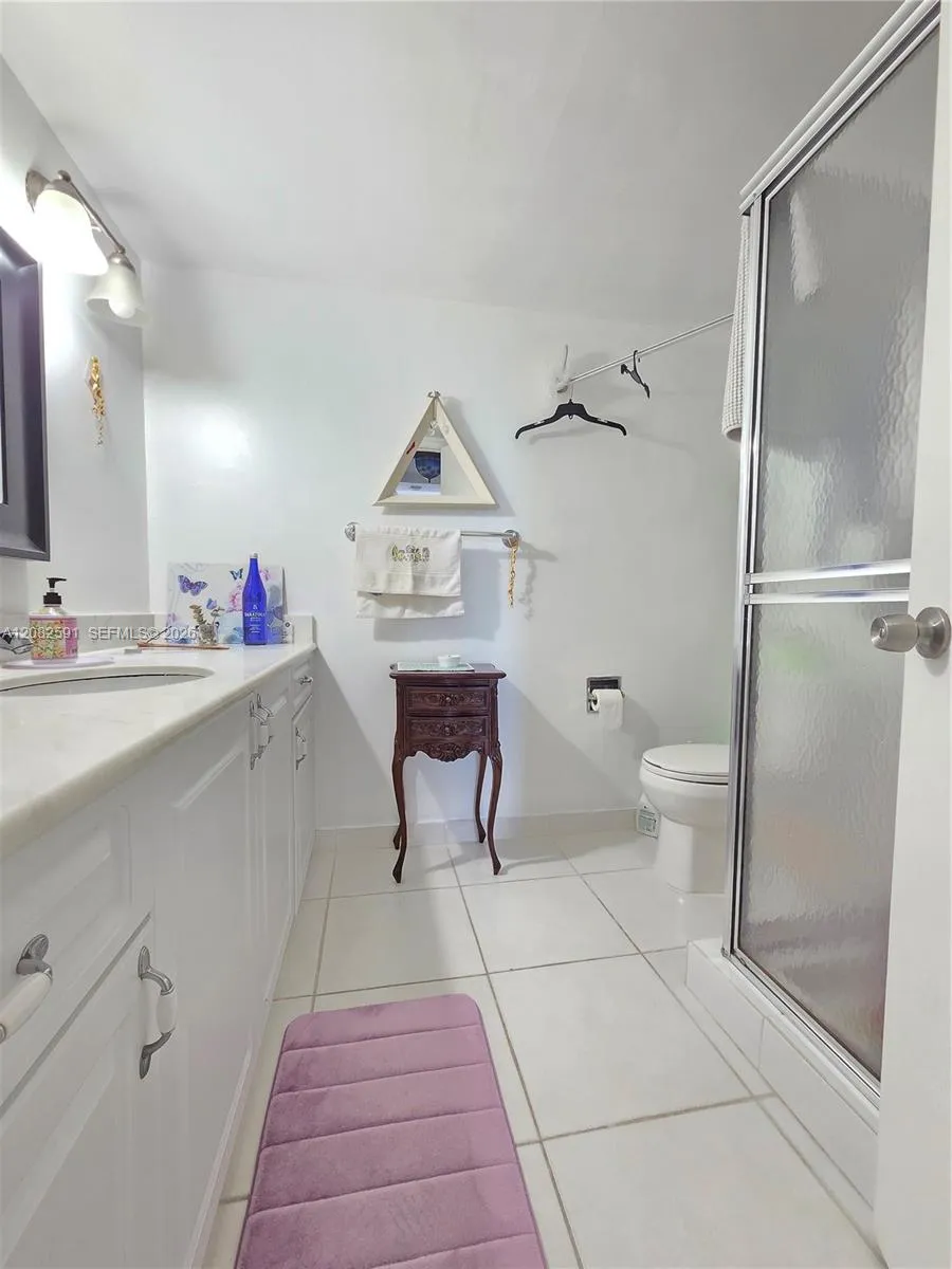 2841 NE 163rd St #402 North Miami Beach, FL 33160