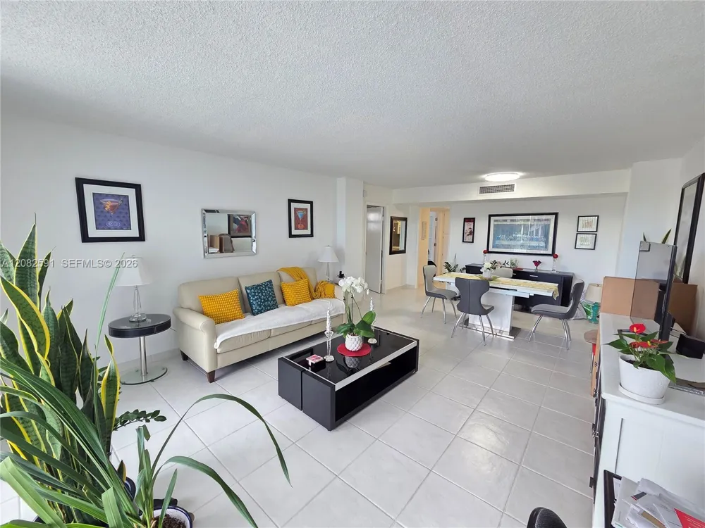 2841 NE 163rd St #402 North Miami Beach, FL 33160