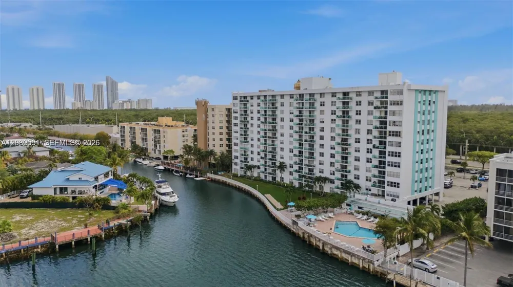 2841 NE 163rd St #402 North Miami Beach, FL 33160
