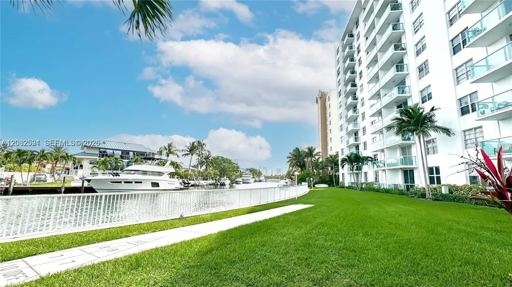 2841 NE 163rd St #402 North Miami Beach, FL 33160