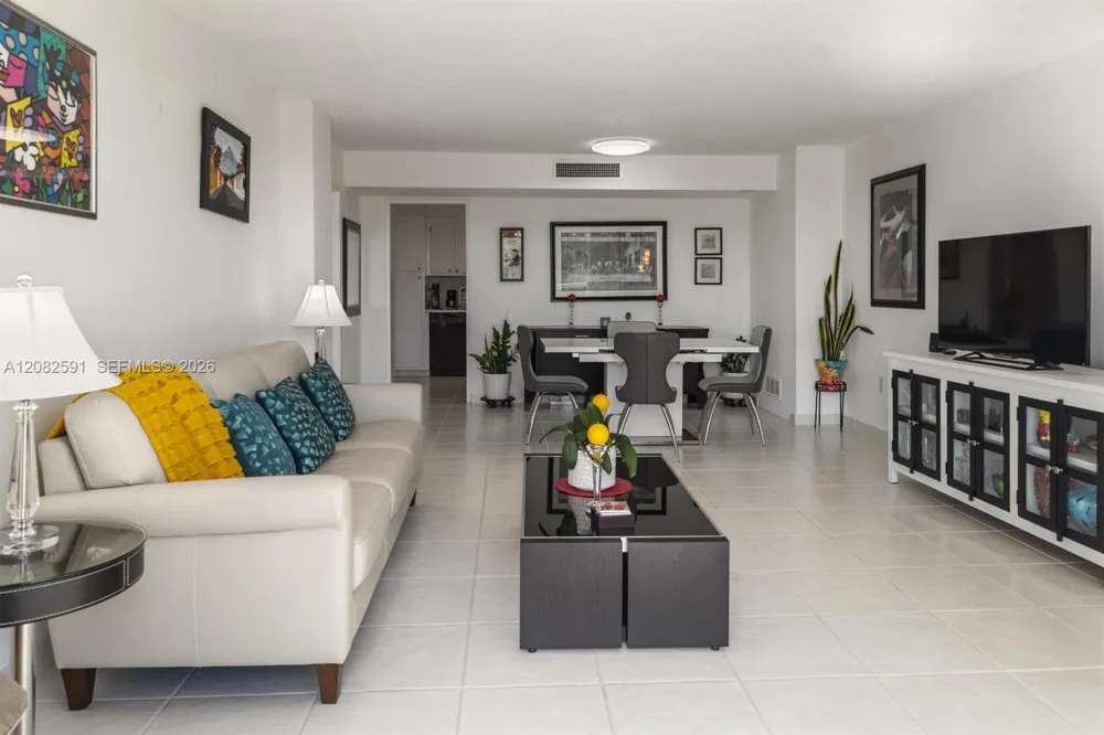 2841 NE 163rd St #402 North Miami Beach, FL 33160