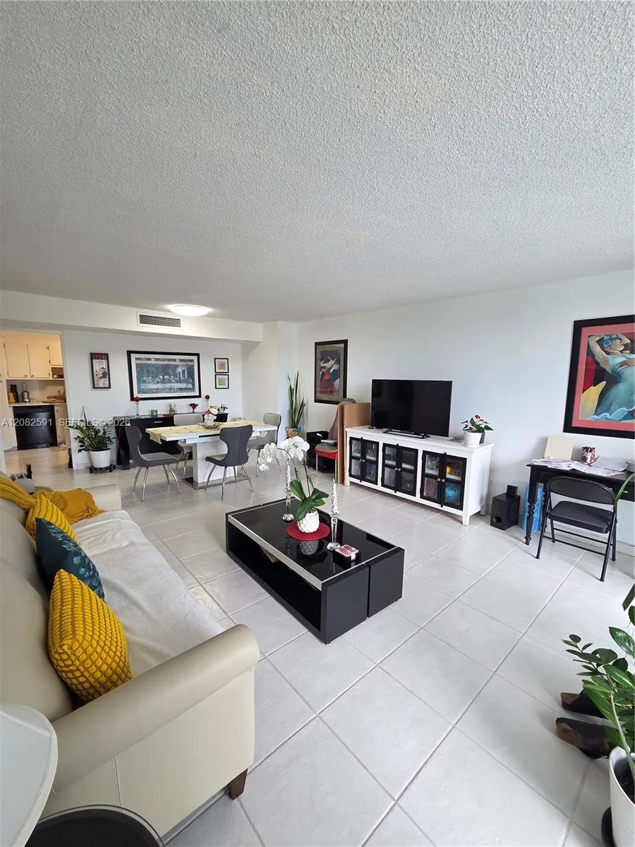 2841 NE 163rd St #402 North Miami Beach, FL 33160