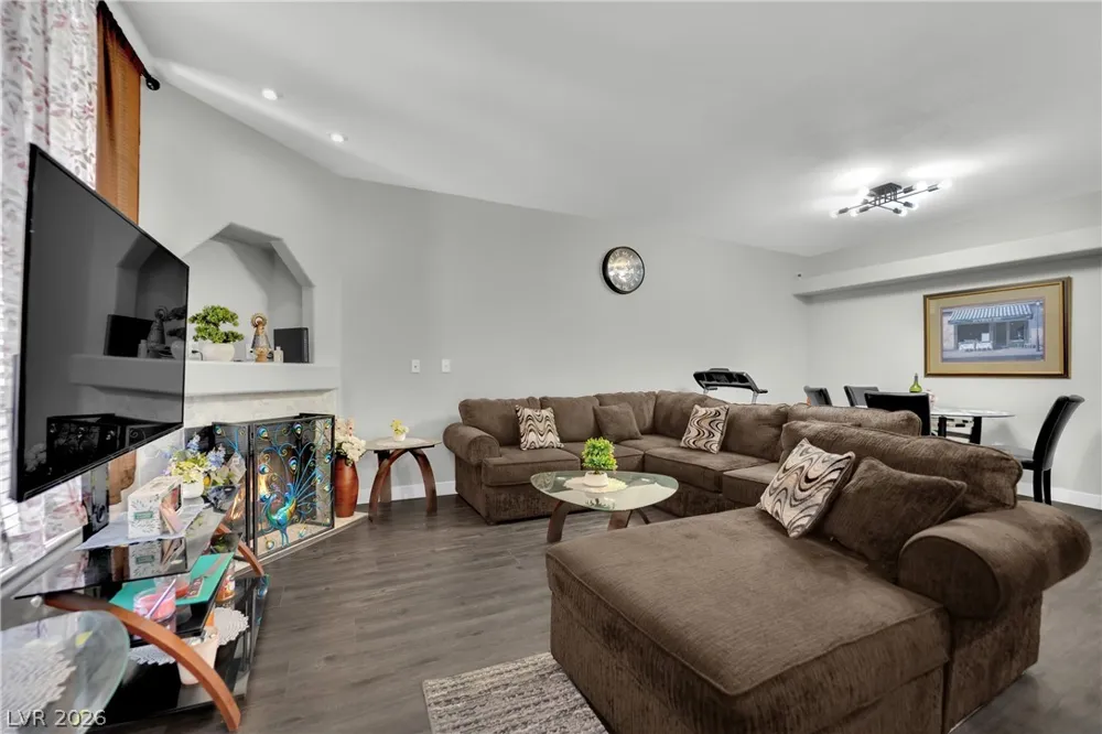 6908 Dorita Avenue #102 Las Vegas, NV 89108