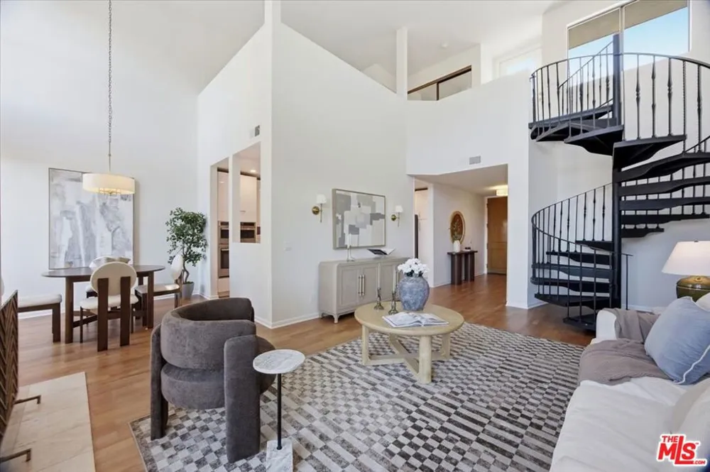 1271 Granville Avenue #402 Los Angeles, CA 90025