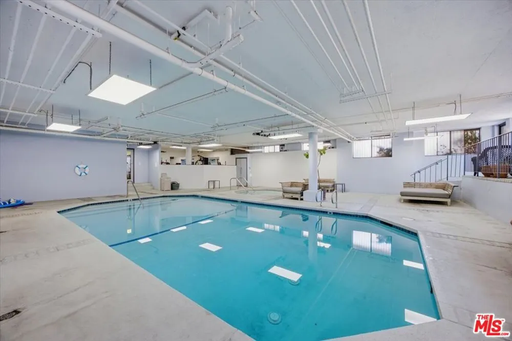 1271 Granville Avenue #402 Los Angeles, CA 90025