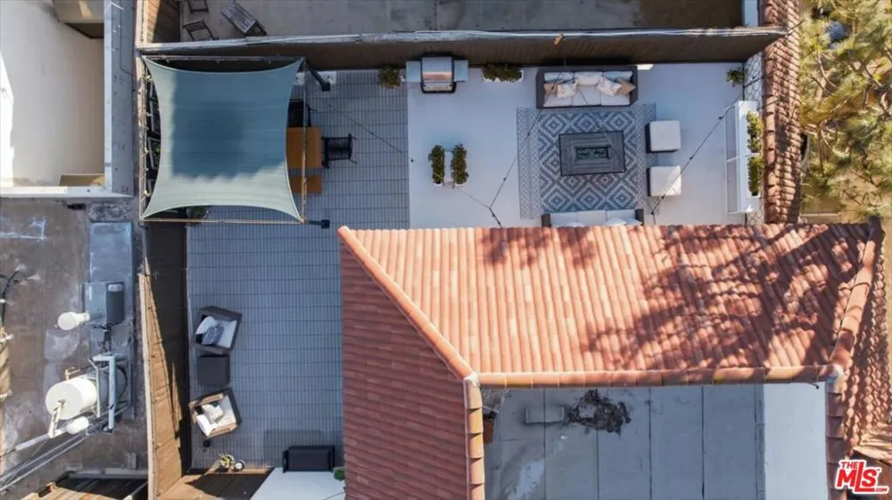 1271 Granville Avenue #402 Los Angeles, CA 90025