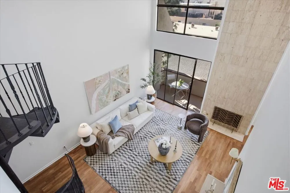 1271 Granville Avenue #402 Los Angeles, CA 90025
