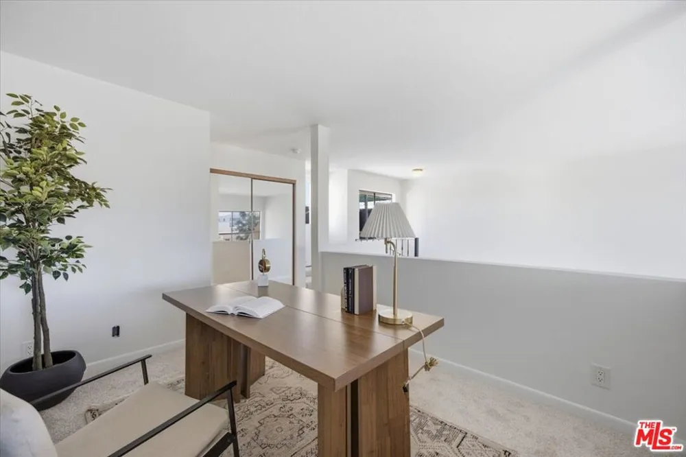 1271 Granville Avenue #402 Los Angeles, CA 90025
