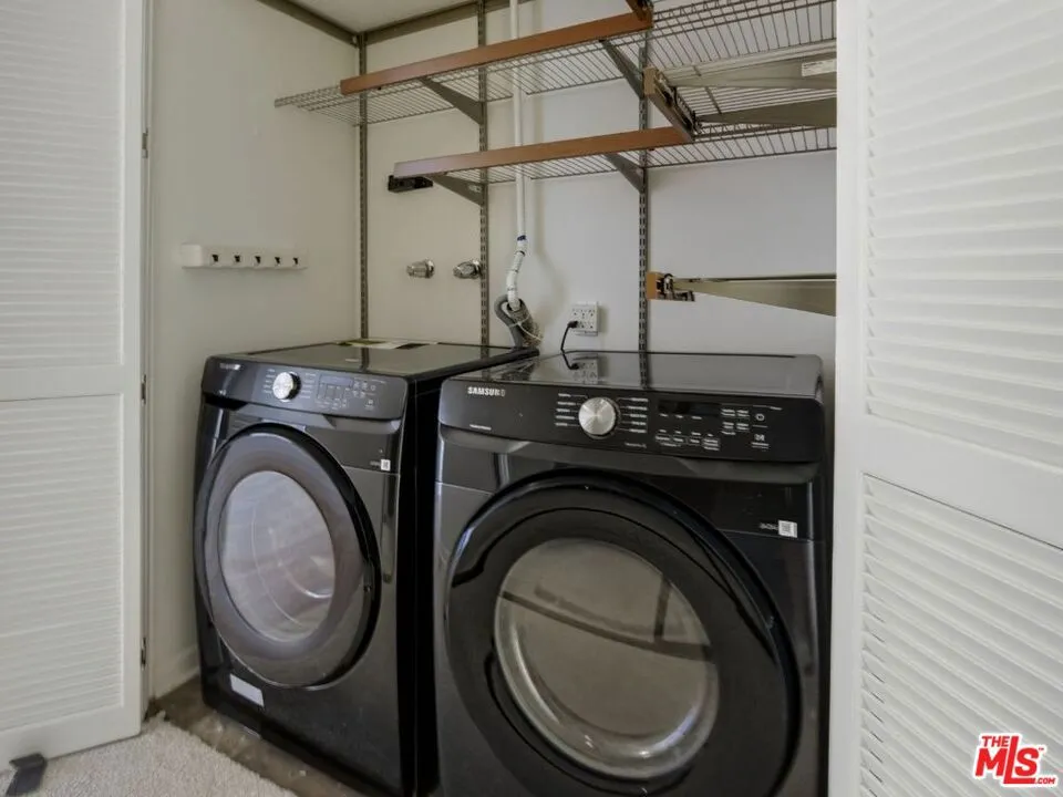 1271 Granville Avenue #402 Los Angeles, CA 90025