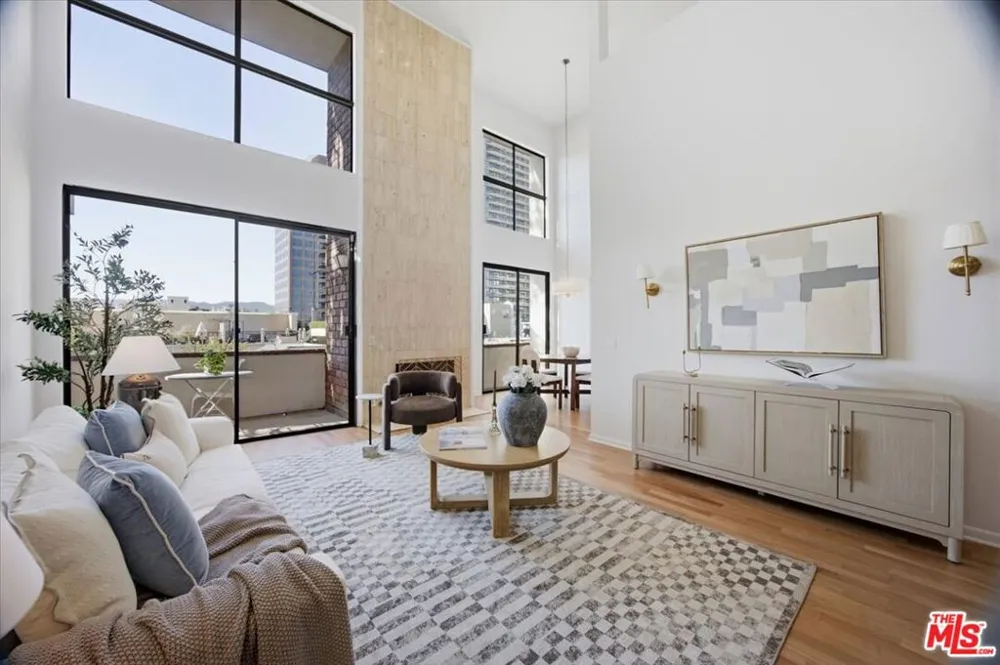 1271 Granville Avenue #402 Los Angeles, CA 90025