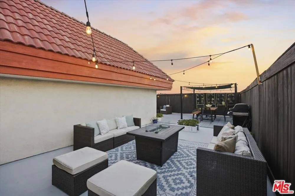 1271 Granville Avenue #402 Los Angeles, CA 90025