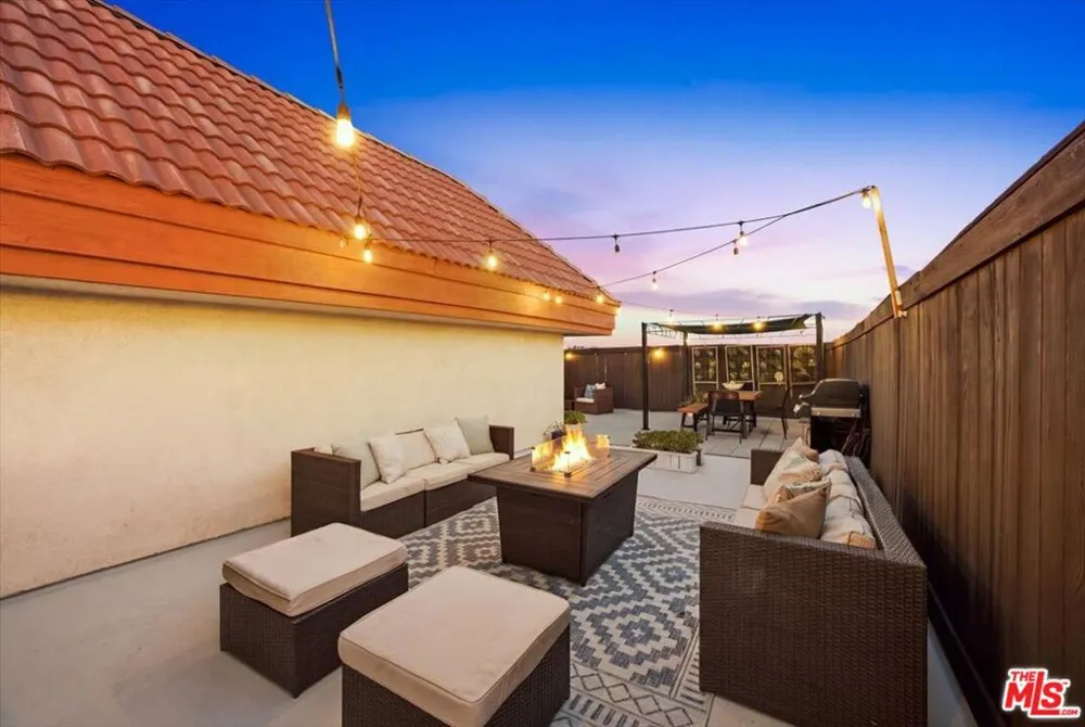 1271 Granville Avenue #402 Los Angeles, CA 90025