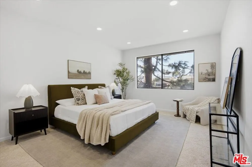 1271 Granville Avenue #402 Los Angeles, CA 90025