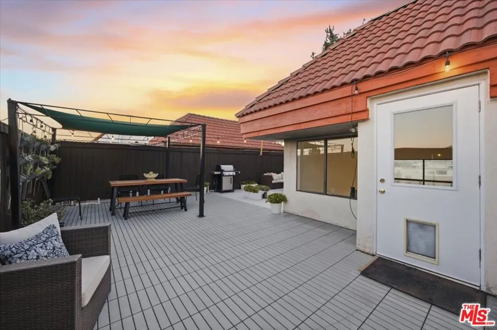 1271 Granville Avenue #402 Los Angeles, CA 90025
