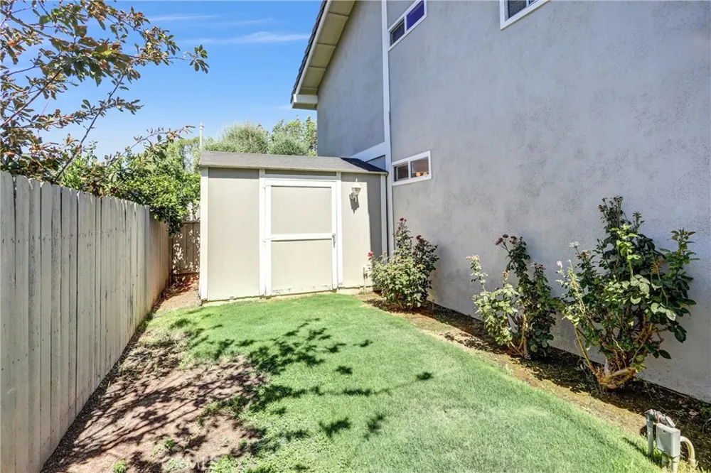 1027 Country Club Corona, CA 92878