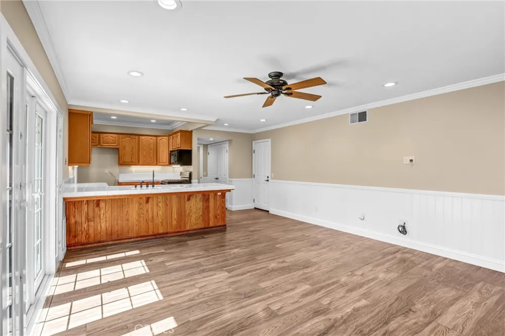 1027 Country Club Corona, CA 92878
