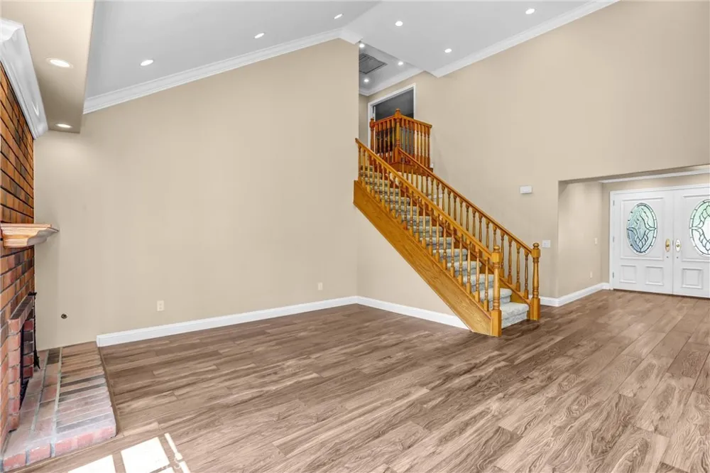 1027 Country Club Corona, CA 92878