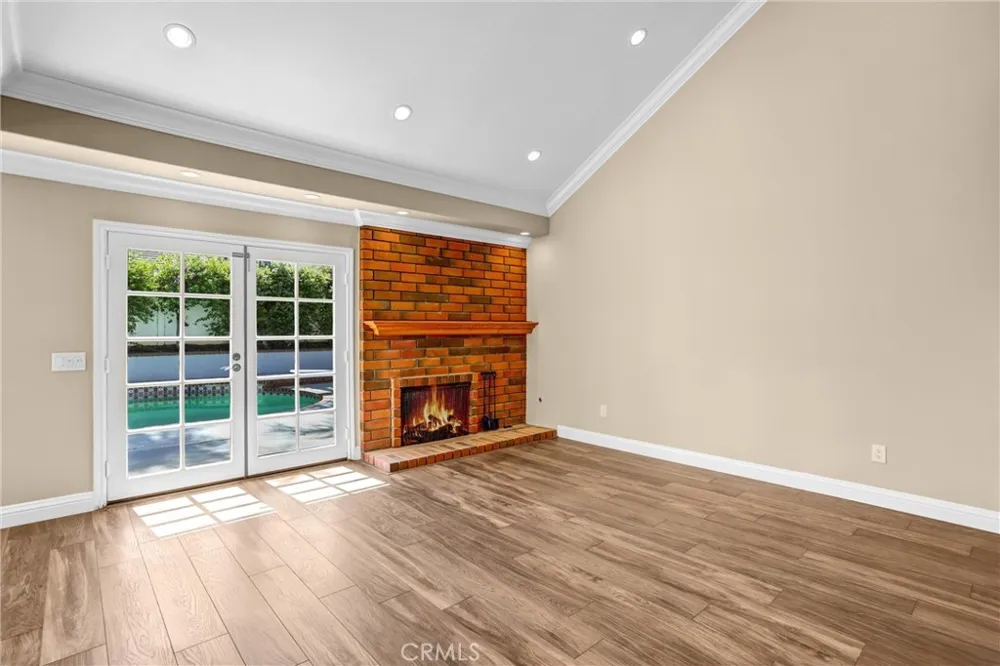 1027 Country Club Corona, CA 92878
