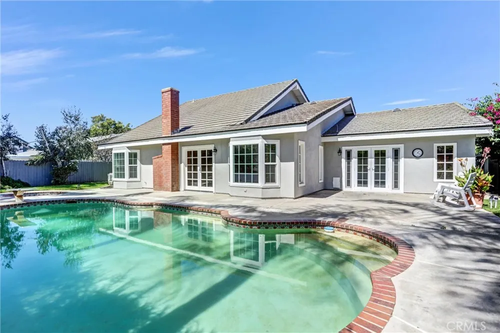 1027 Country Club Corona, CA 92878
