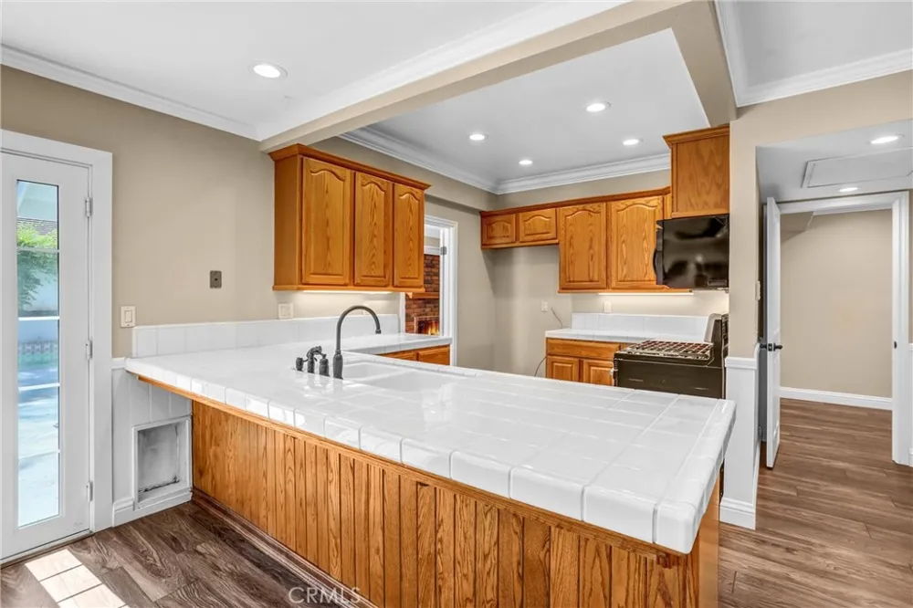 1027 Country Club Corona, CA 92878